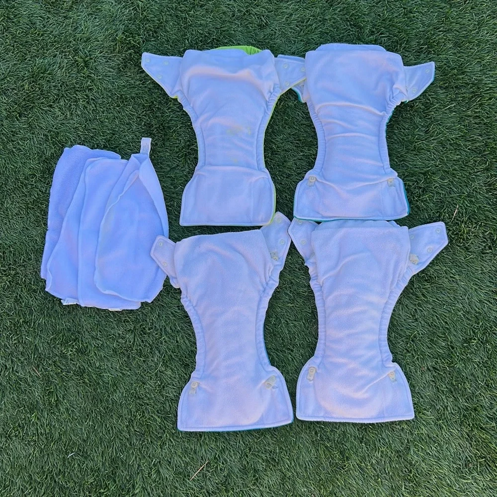Cloth diaper set fuzzi bunz set of 4 and extra inserts one size